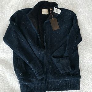NEW - Men's sweater